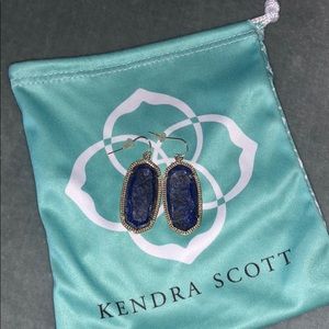 Kendra Scott Elle earrings is raw cut lapis